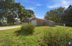 240 Oak Ave, Baltic, SD 57003