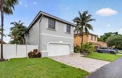 2911 E SABLE Circle, Margate, FL 33063