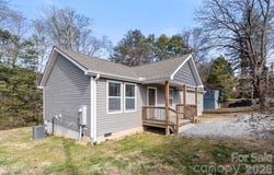 127 Hawthorne Drive, Brevard, NC 28712