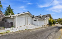 842 OREGON Ave, NorthBend, OR 97459