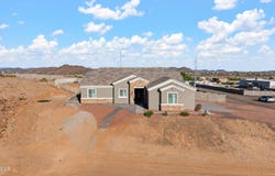 11422 W TETHER Trail, Peoria, AZ 85383