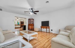 8 Oklahoma Way, Manchester, NJ 08759