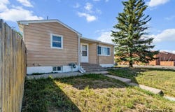 2621 e 13TH ST, Cheyenne, WY 82001
