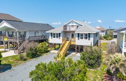 1513 Easy Street, Surf City, NC 28445