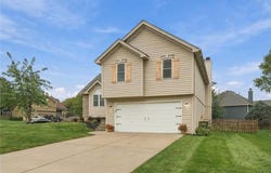 1104 Regency Drive, Kearney, MO 64060