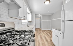 1636 E Pearl Avenue, Hazel Park, MI 48030