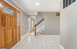38376 DOWNS Court, HAMILTON, VA 20158