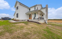 19720 Long View Lane, Hickman, NE 68372