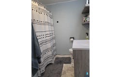 702 4th St SE, Pipestone, MN 56164