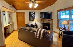 207 Cantwell Lane, Branson West, MO 65737