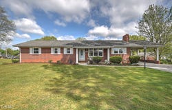 879 NE Wayne Avenue, Abingdon, VA 24210