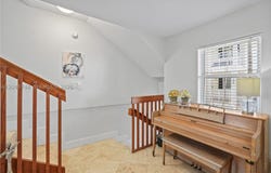 1043 SW 9th Ct, Miami, FL 33130