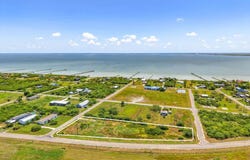 303 Plummer Avenue, Bayside, TX 78340
