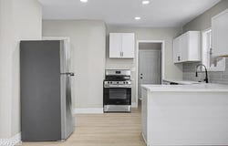 586 E Hayes Avenue, Hazel Park, MI 48030