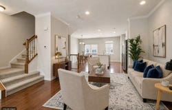 69 Nicholas Drive W, Des Plaines, IL 60016