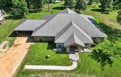 400,401 Third Street, Queen City, TX 75572