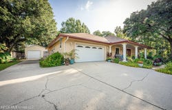 12 Gulfview Drive, Ocean Springs, MS 39564
