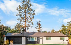 1924 S Tipton Court, Visalia, CA 93292
