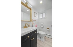 16 Hunt Place, Bethpage, NY 11714