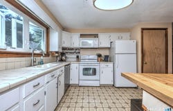 37 Deer Park Road, Simsbury, CT 06089