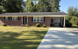 322 Johnson Dr., Dillon, SC 29536