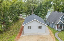 32 Magnolia Drive, Putnam, IL 61560