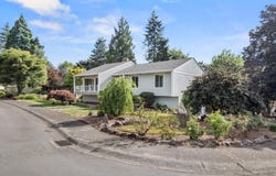2498 SADDLE Ct, WestLinn, OR 97068