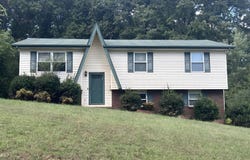 915 Crest Drive, Chickamauga, GA 30707