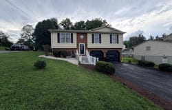5711 Deputy Dr, Roanoke, VA 24019
