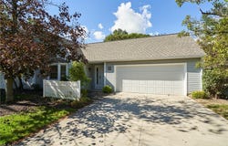 910 Wellsley Lane, Akron, OH 44313