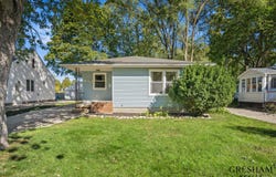309 E 12th Street, Holland, MI 49423