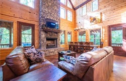 637 High Peak Trail, Broken Bow, OK 74728