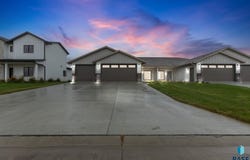 505 Mill Pond Rd, Rock Rapids, IA 51246