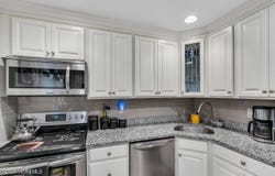 402 Silver Court, Hamilton Square, NJ 08690
