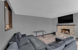 1735 RAINBOW Dr, Springfield, OR 97477