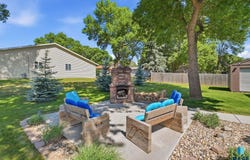 904 E 11th St, Dell Rapids, SD 57022-1111