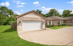 901 E Jefferson Street, Van Alstyne, TX 75495