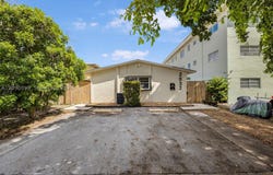 2033 Dewey St, Hollywood, FL 33020