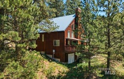 51 Ranch Cir, Cascade, ID 83611