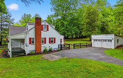 13030 JOHN MARSHALL Highway, LINDEN, VA 22642