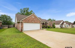 220 Sandstone Lane, Nacogdoches, TX 75965