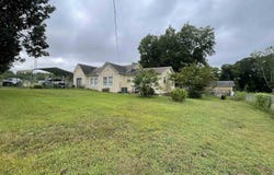 348 Broadway, Maud, TX 75567
