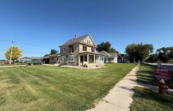 711 S Saunders, Sutton, NE 68979