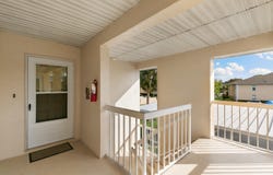 685 SQUIRE Circle, Naples, FL 34104