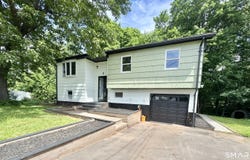2 Heather Road, Hamden, CT 06518