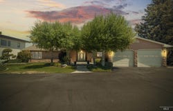 15 Van Engelen Rd, Burley, ID 83318-5445