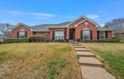 1400 Radisson Drive, Hewitt, TX 76643