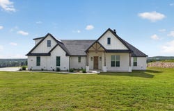 1040 Agnes N, Springtown, TX 76082