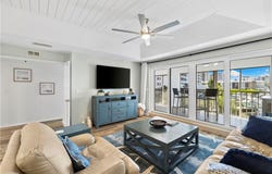 9101 Vanderbilt Dr, NAPLES, FL 34108