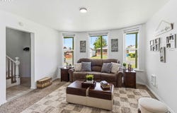 704 COLUMBIA St, Kelso, WA 98626